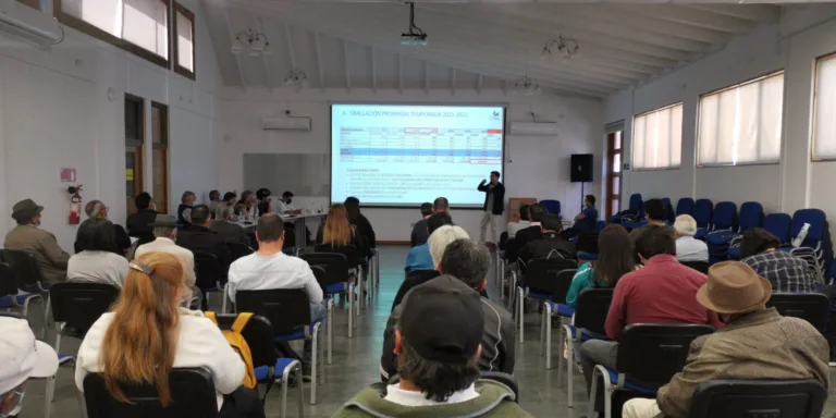 REGANTES SE REÚNEN PARA ANALIZAR LA SITUACIÓN HÍDRICA DE LA CUENCA