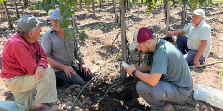 JUNTA DE VIGILANCIA E INIA IMPULSAN APRENDIZAJE DE NUEVAS TECNOLOGÍAS Y MANEJO DE SISTEMAS DE RIEGO