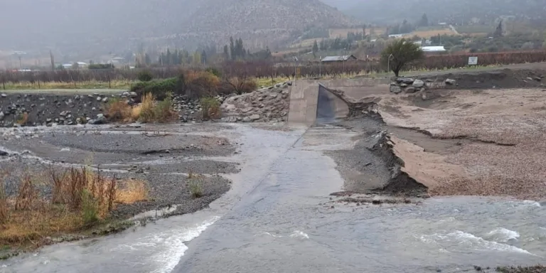 JUNTA DE VIGILANCIA CONTINUA CON TRABAJOS DE EMERGENCIA TRAS LLEGADA DE SISTEMA FRONTAL A LA REGIÓN.