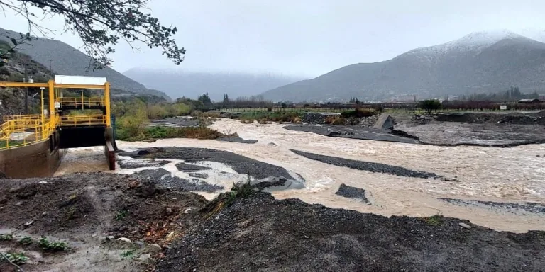 JVRCH TRABAJA EN LA VIGILANCIA DEL SISTEMA DE DISTRIBUCIÓN TRAS ÚLTIMAS PRECIPITACIONES.