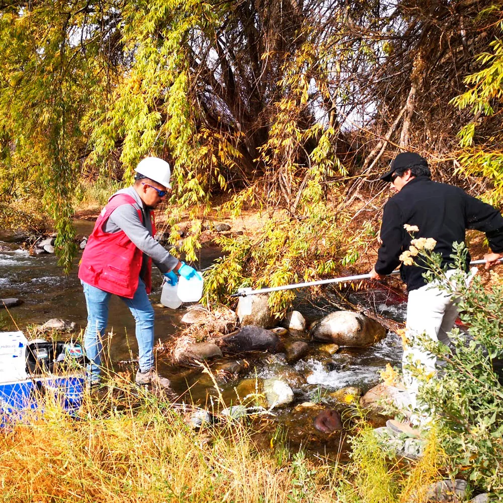 2011Creamos el Programa Seguimiento Ambiental Integral (SAI) que realiza monitoreos exhaustivos de la calidad del agua y el ecosistema, demostrando nuestro compromiso con la salud ambiental de la cuenca.