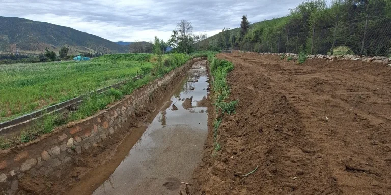 TRABAJOS DE REHABILITACIÓN EN CANALES DEL RÍO CHOAPA ALCANZAN UN 48% DE AVANCE GRACIAS A IMPORTANTE PREFINANCIAMIENTO